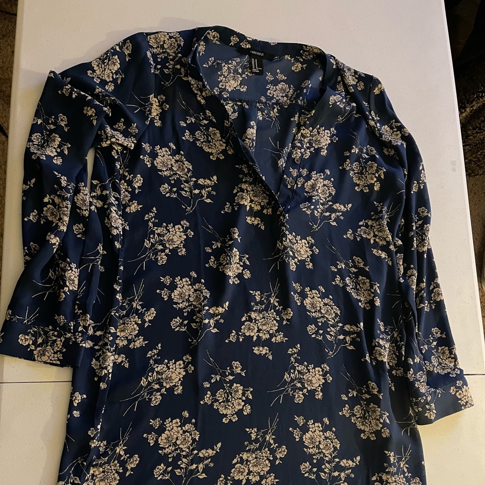 Forever 21 Womens Polyester Long Sleeve Top Size M Blue White Flowers